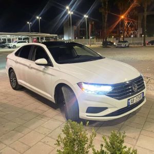 volkswagen jetta 2020. makina me qera ne rinas aeroport