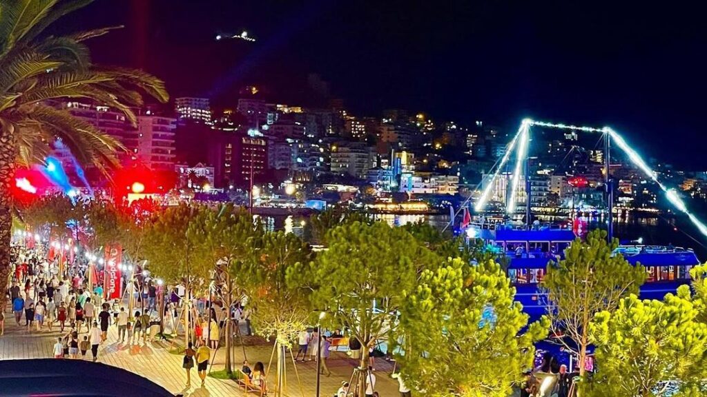 night view of saranda city full of lights and life