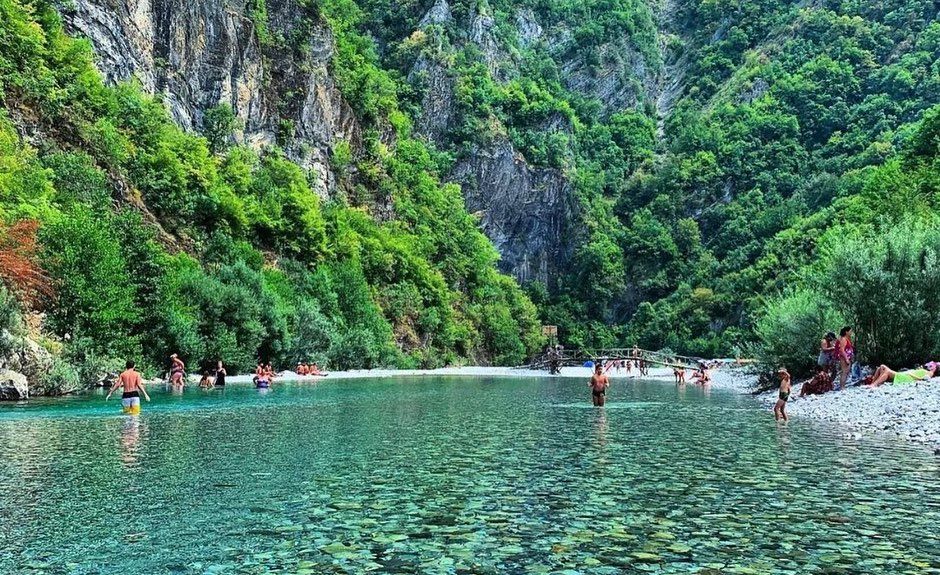 Stunning natural landscapes and crystal clear waters of koman lake